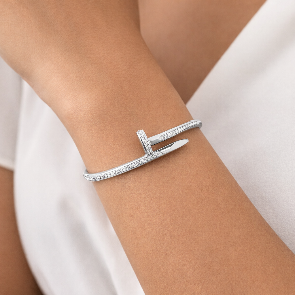 Nailé Crystal Cuff