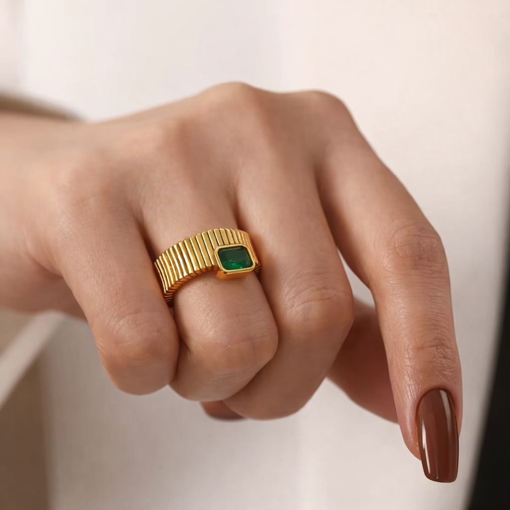 Verde Signet Ring