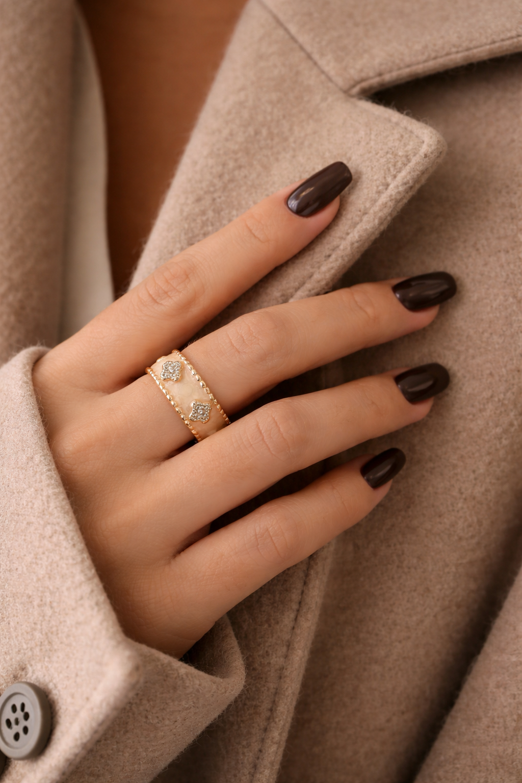 Elia Ring