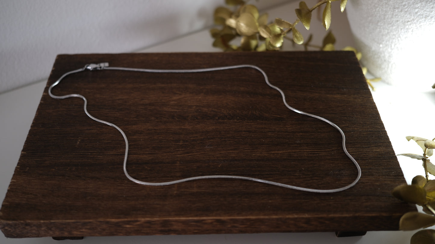 The Sleek Chain Necklace