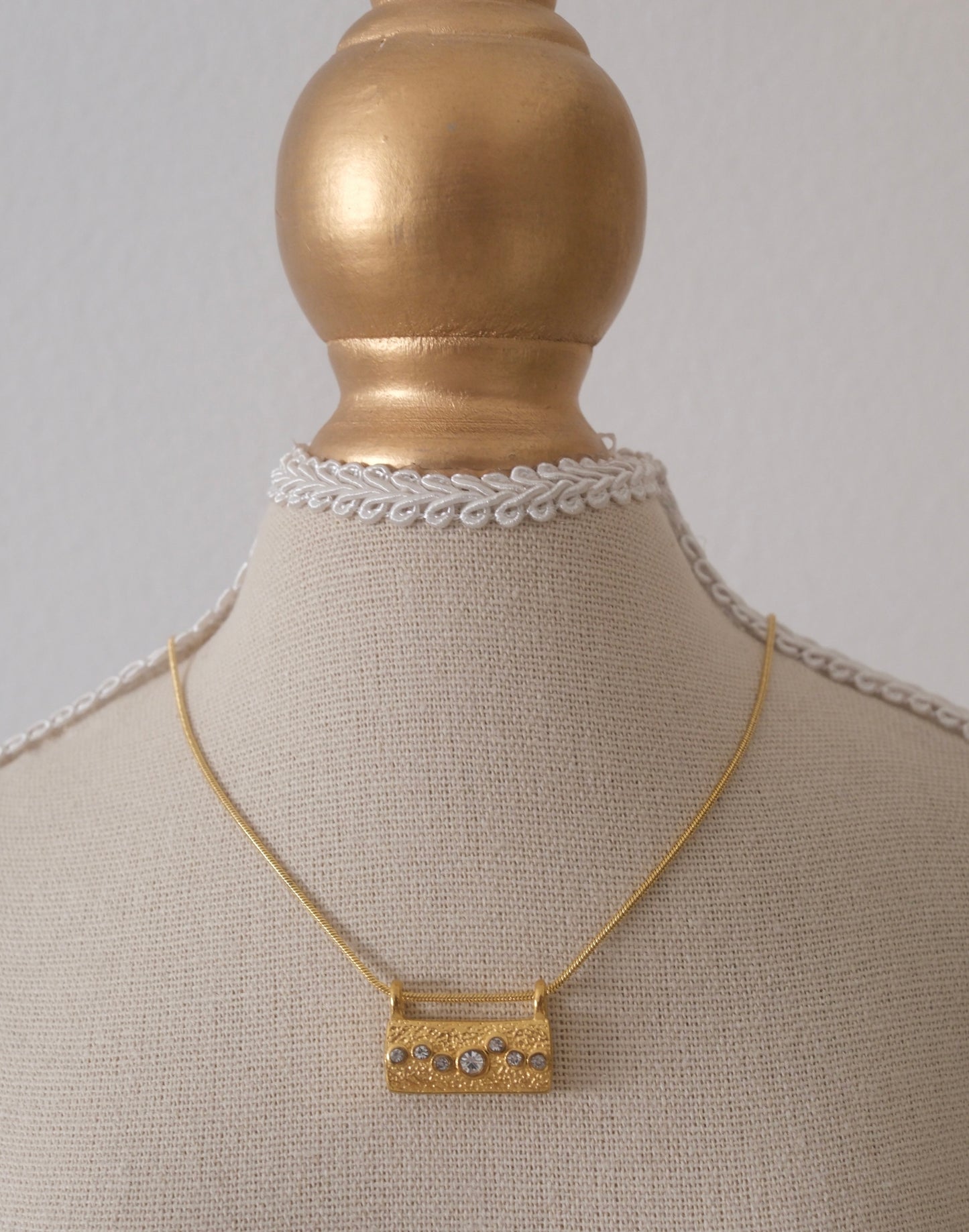 Delphi Light Necklace