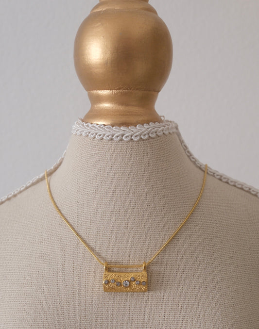 Delphi Light Necklace