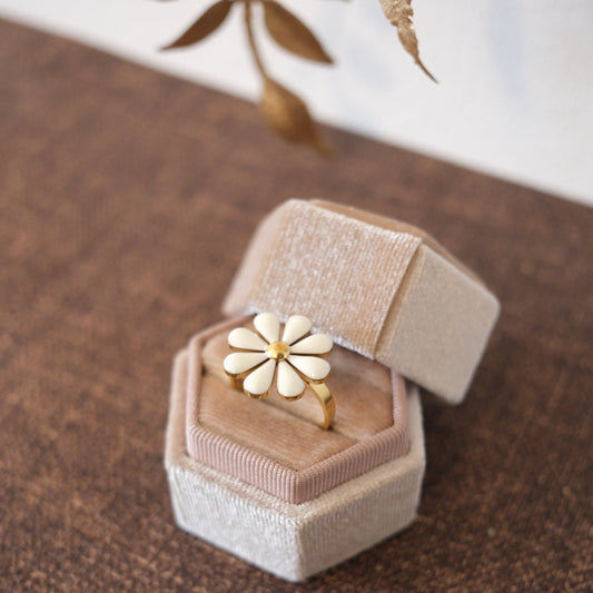 Daisette Ring