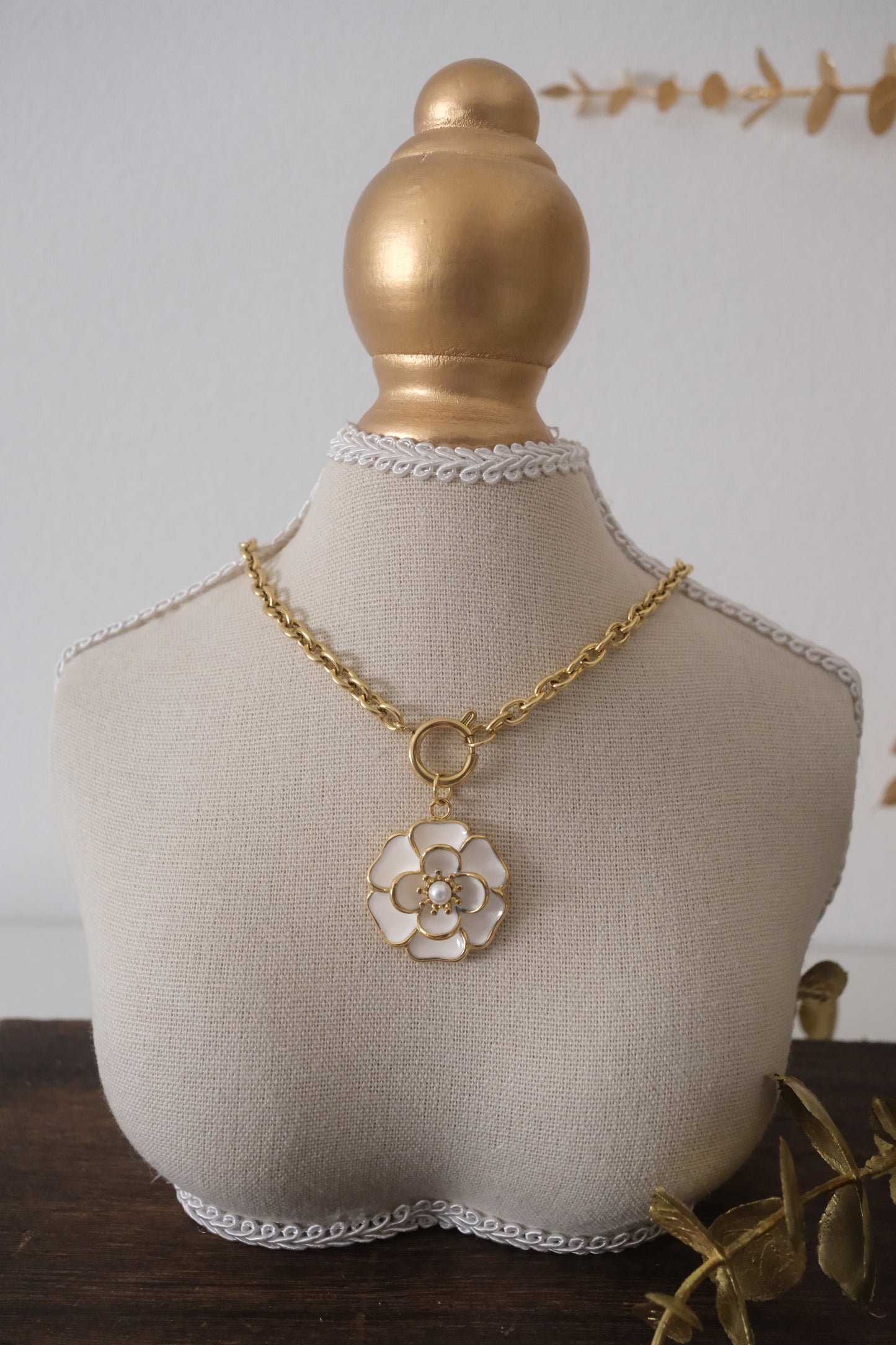 Roselle Necklace