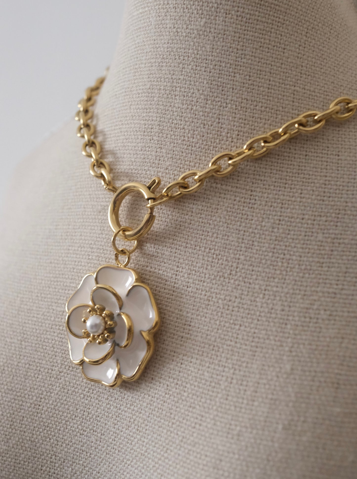 Roselle Necklace