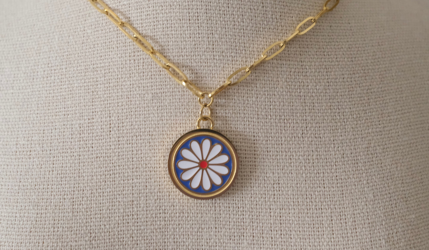 Daisy Charmie Necklace