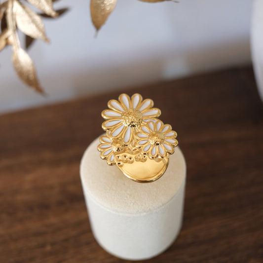 Daisira Ivory Ring