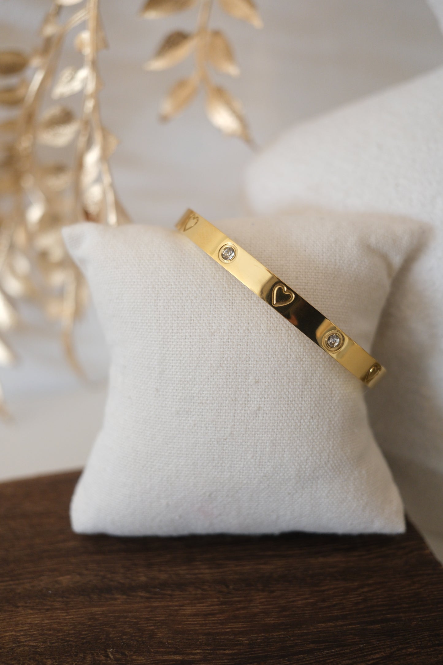 Velia Heart Bangle