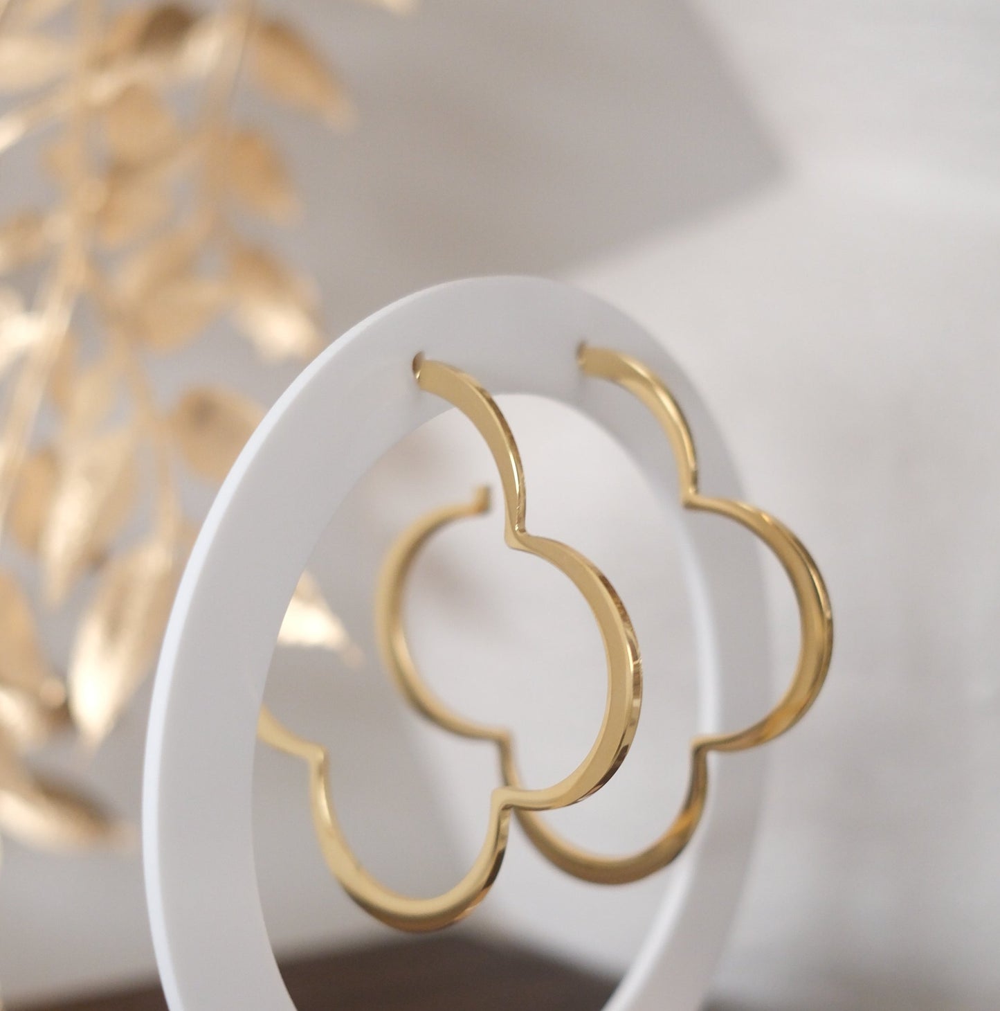 Flora Outline Hoops