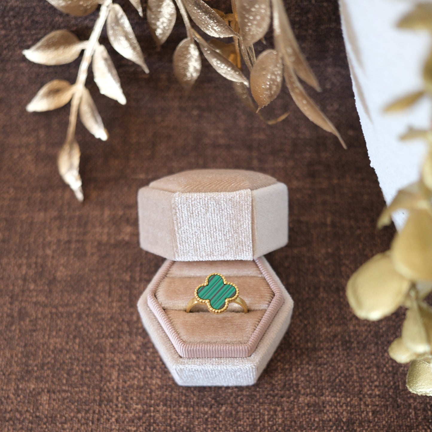 Éclat Charm Rings