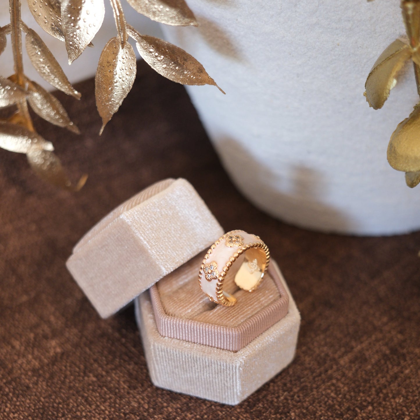 Elia Ring