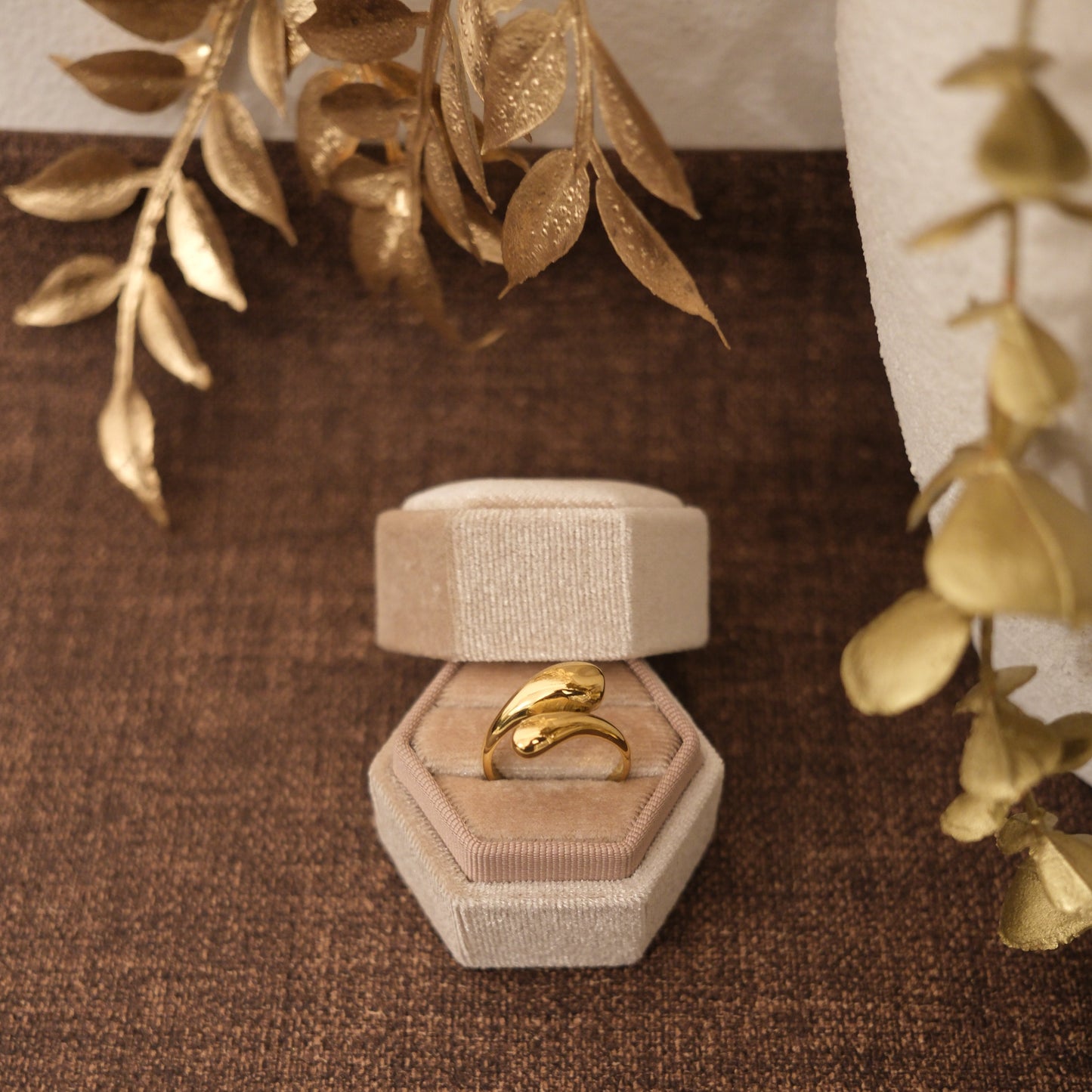 Velia Ring