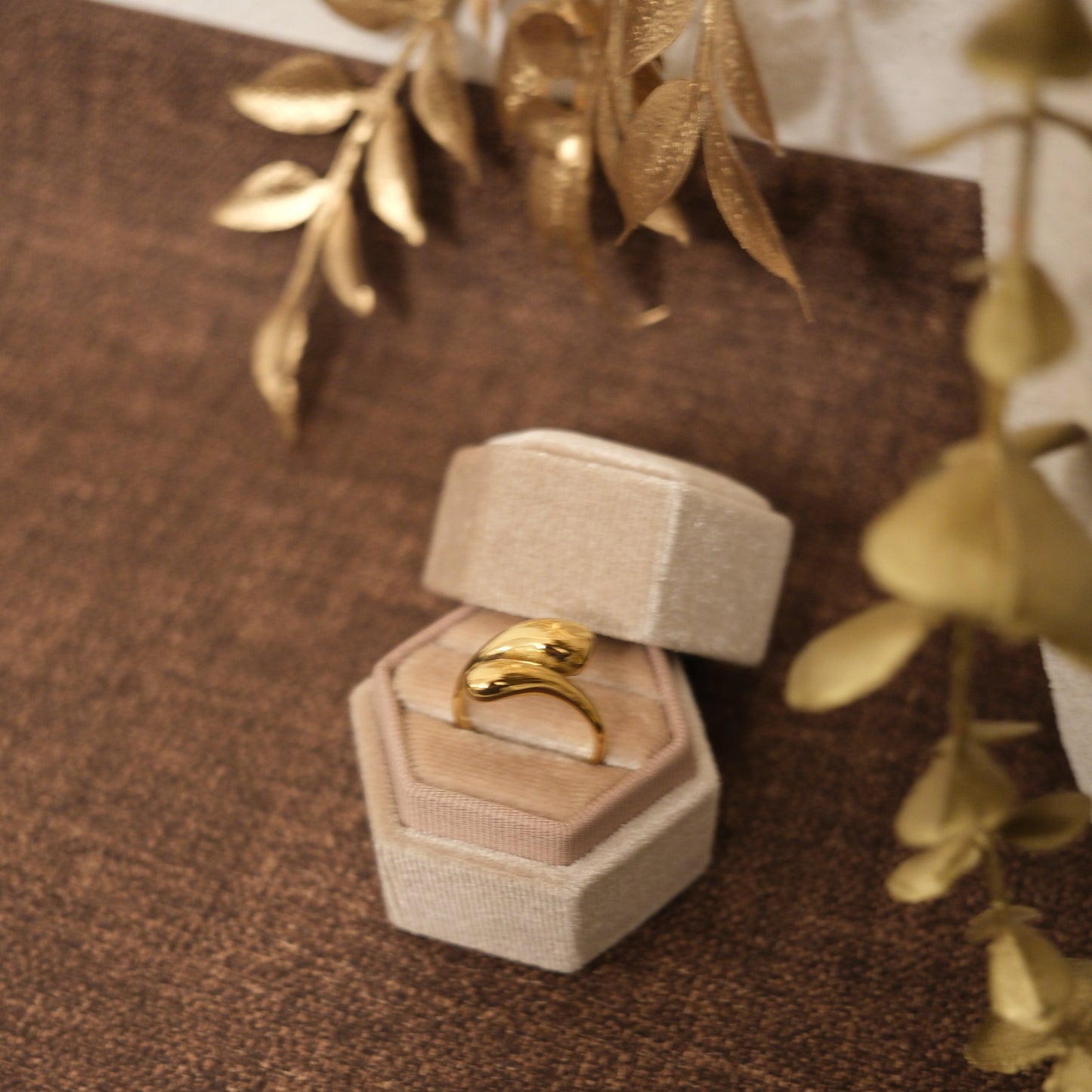 Velia Ring