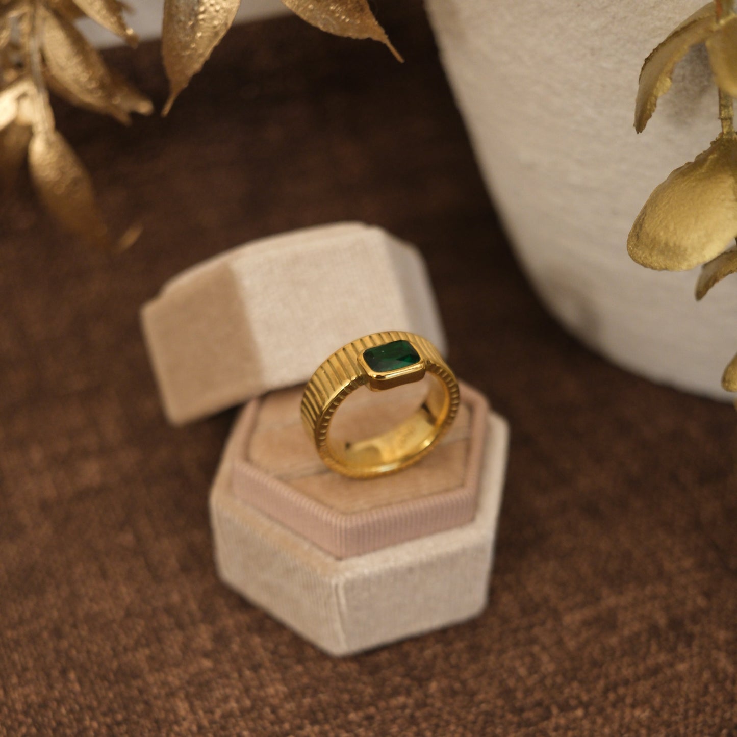 Verde Signet Ring