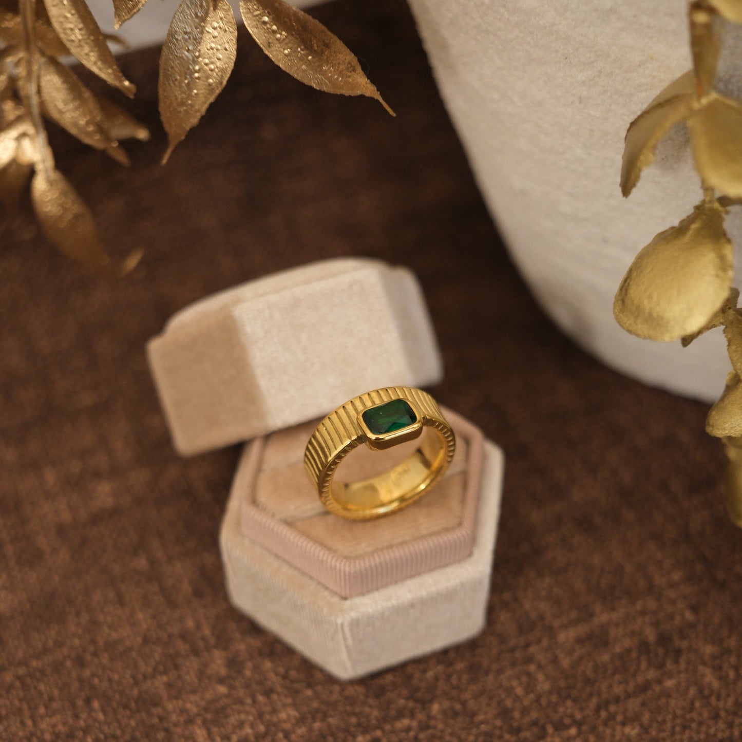 Verde Signet Ring