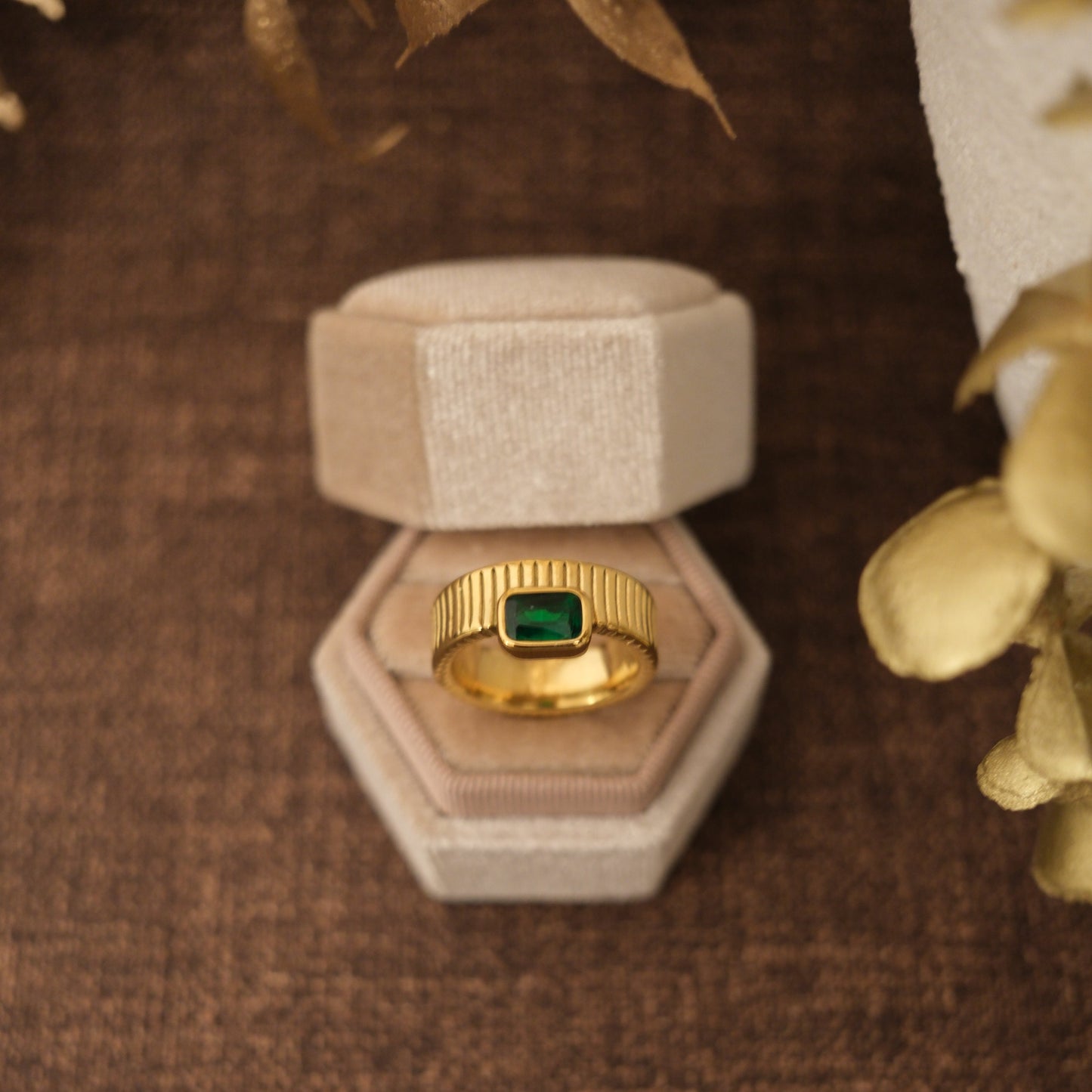 Verde Signet Ring