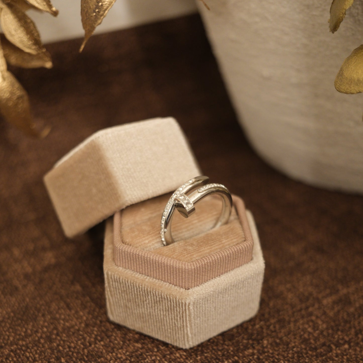 Nailé Crystal Ring