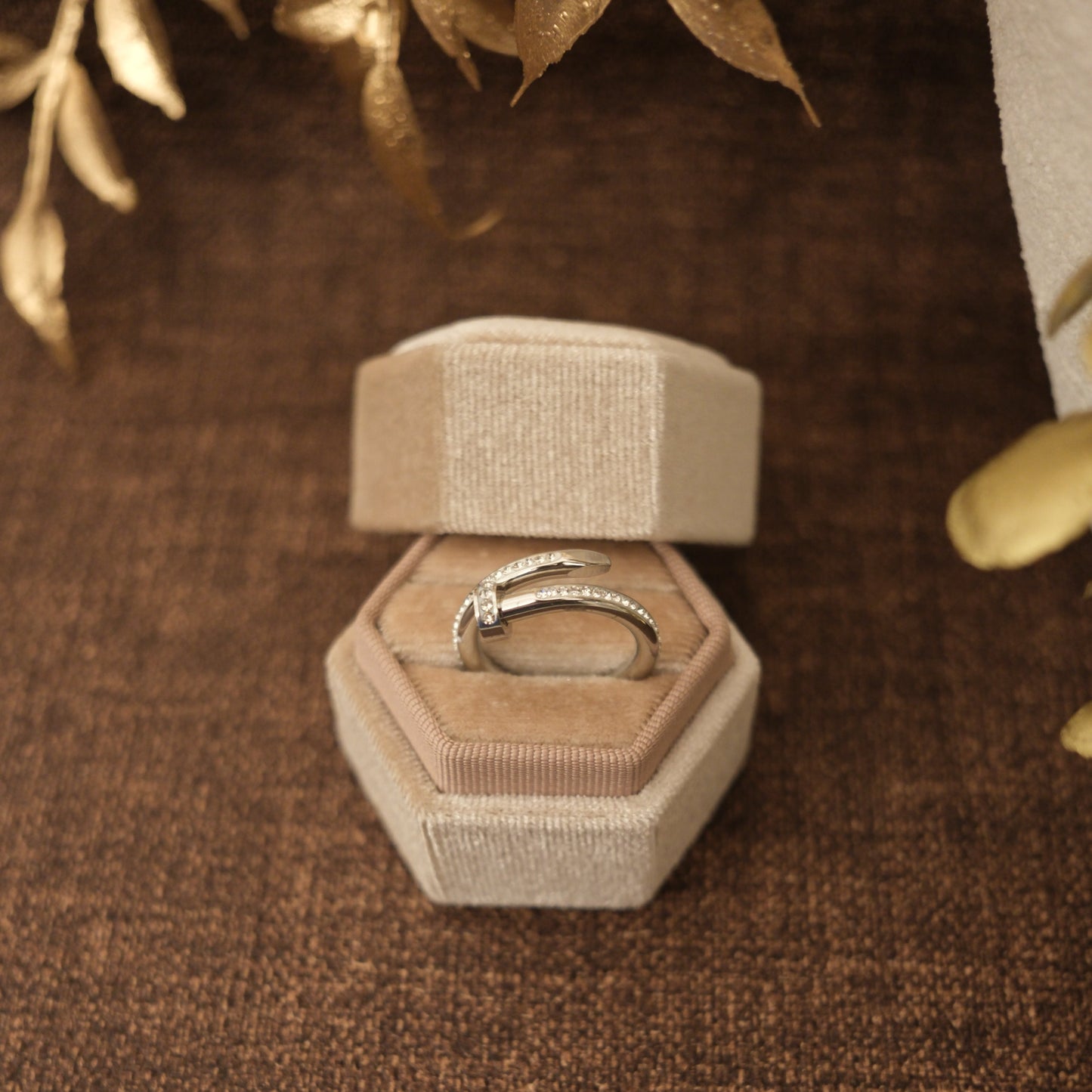 Nailé Crystal Ring