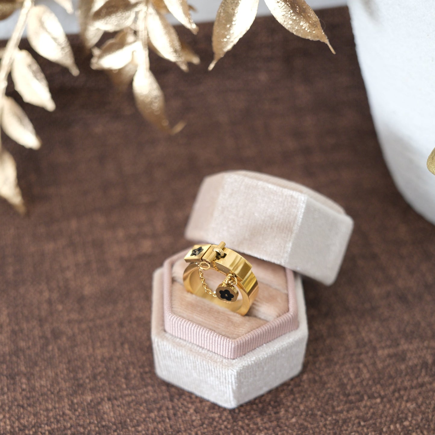 Sera Lock Ring