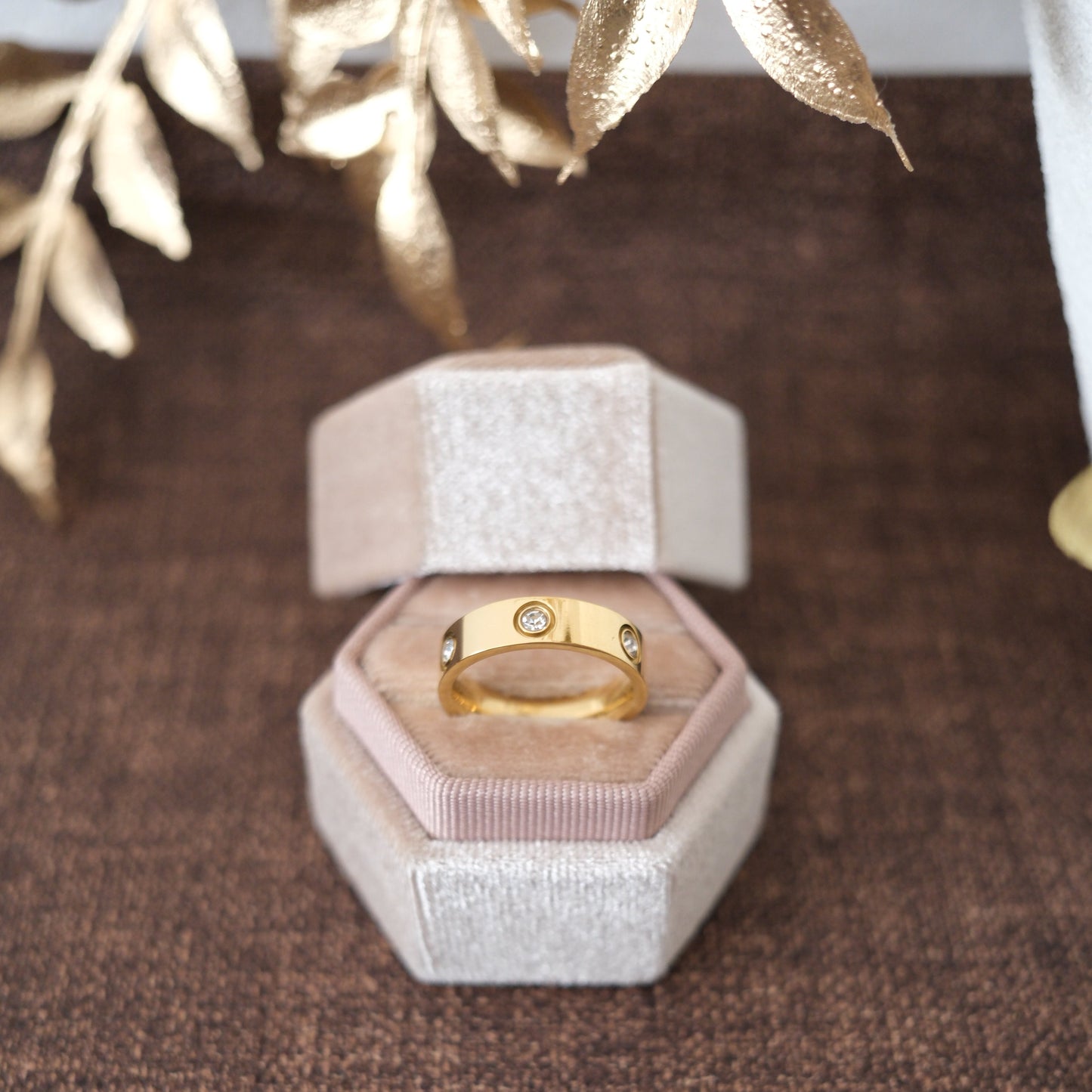 Vyxen Crystal Ring