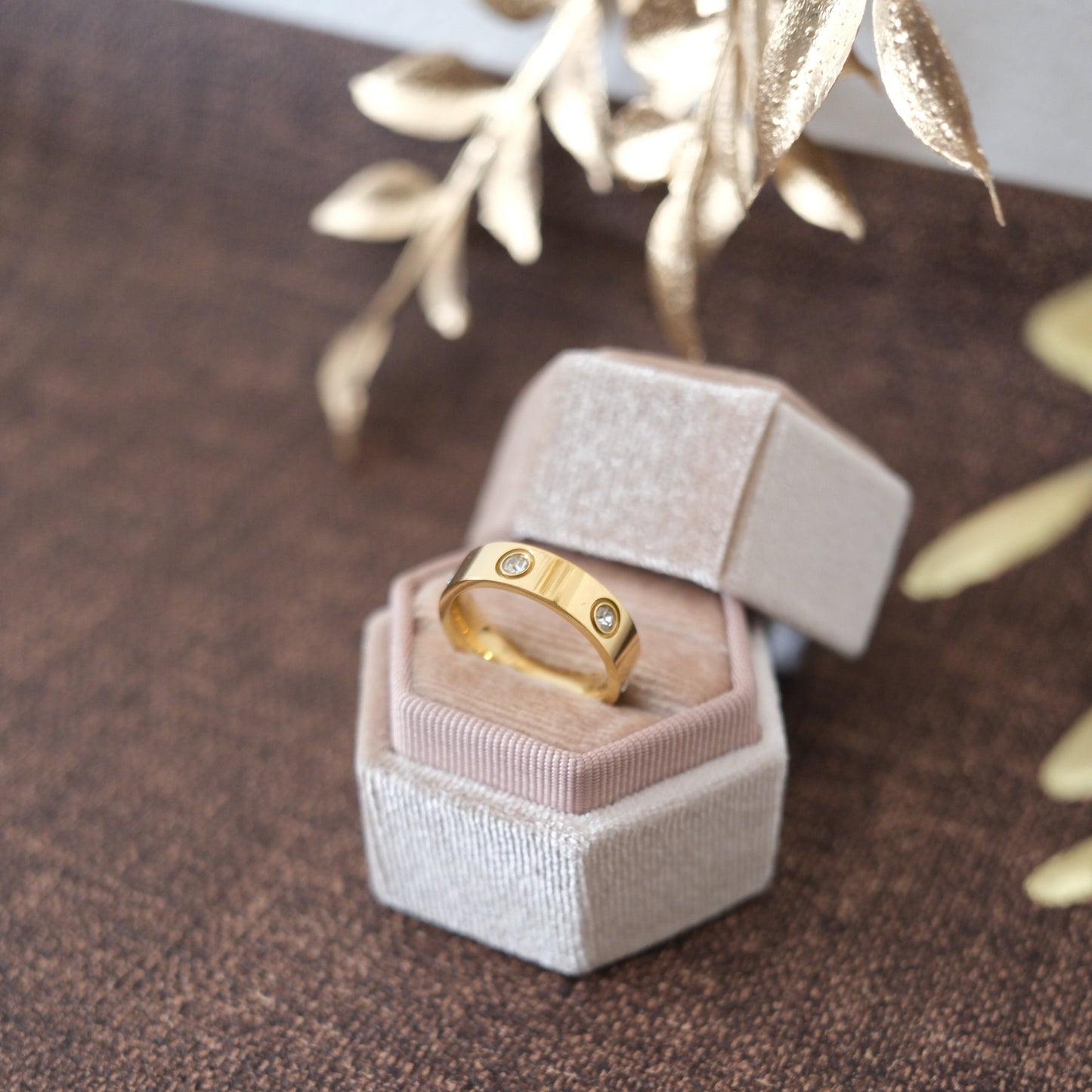 Vyxen Crystal Ring