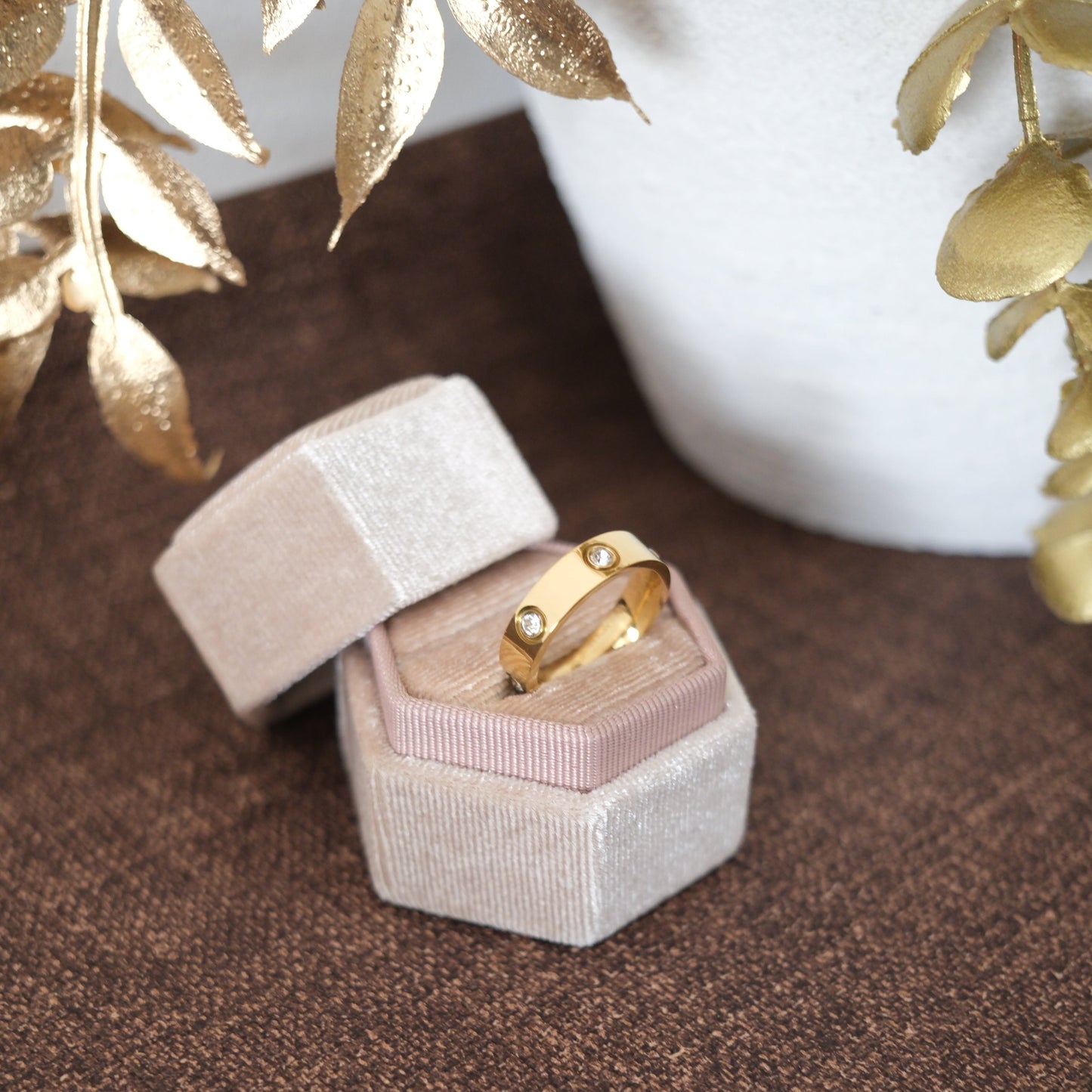Vyxen Crystal Ring