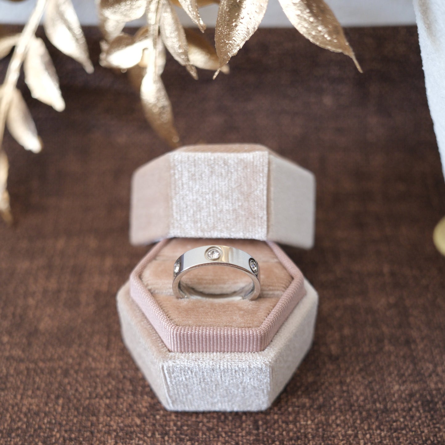 Vyxen Crystal Ring
