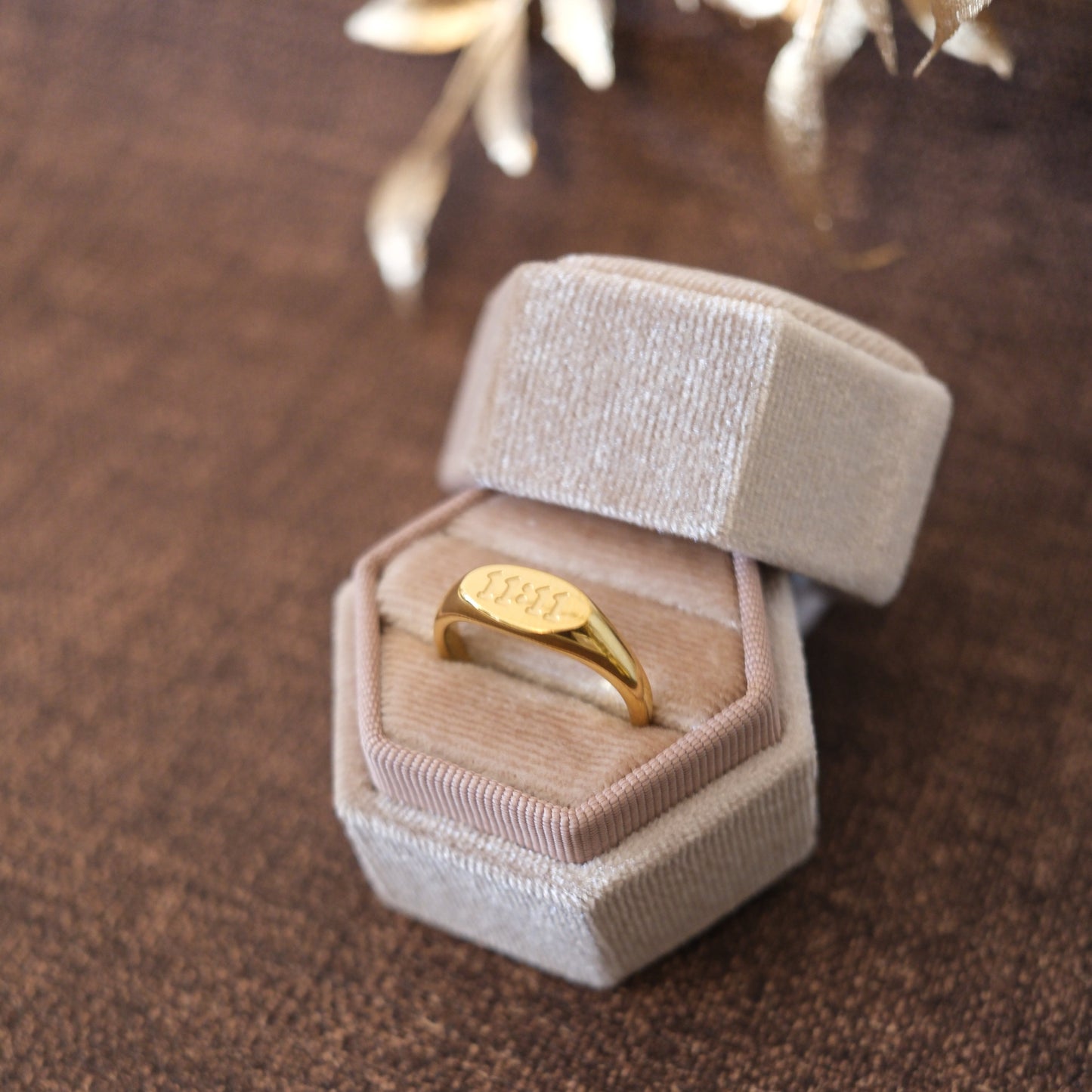 11:11 Anora Ring