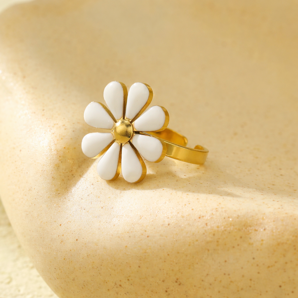 Daisette Ring