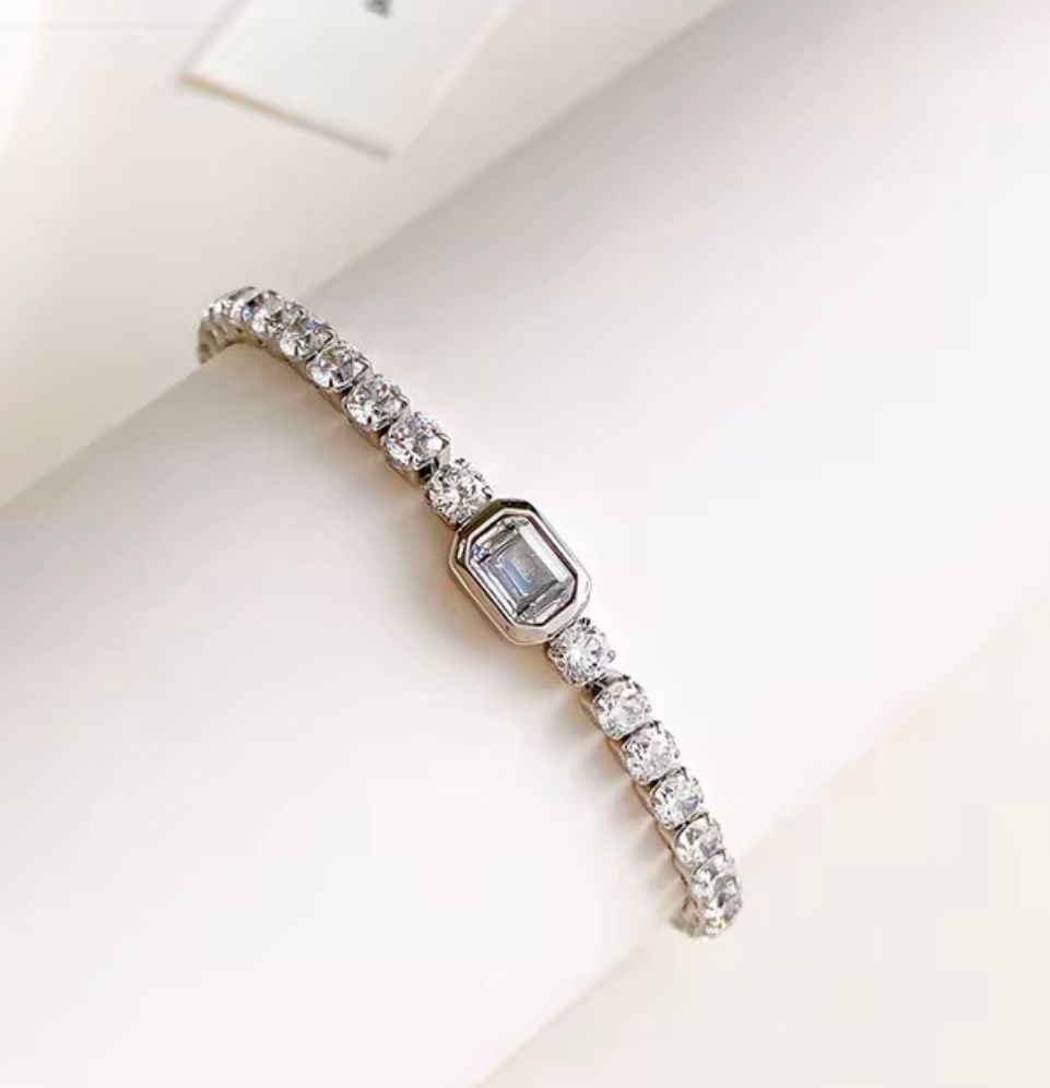 The Saphire Bracelet
