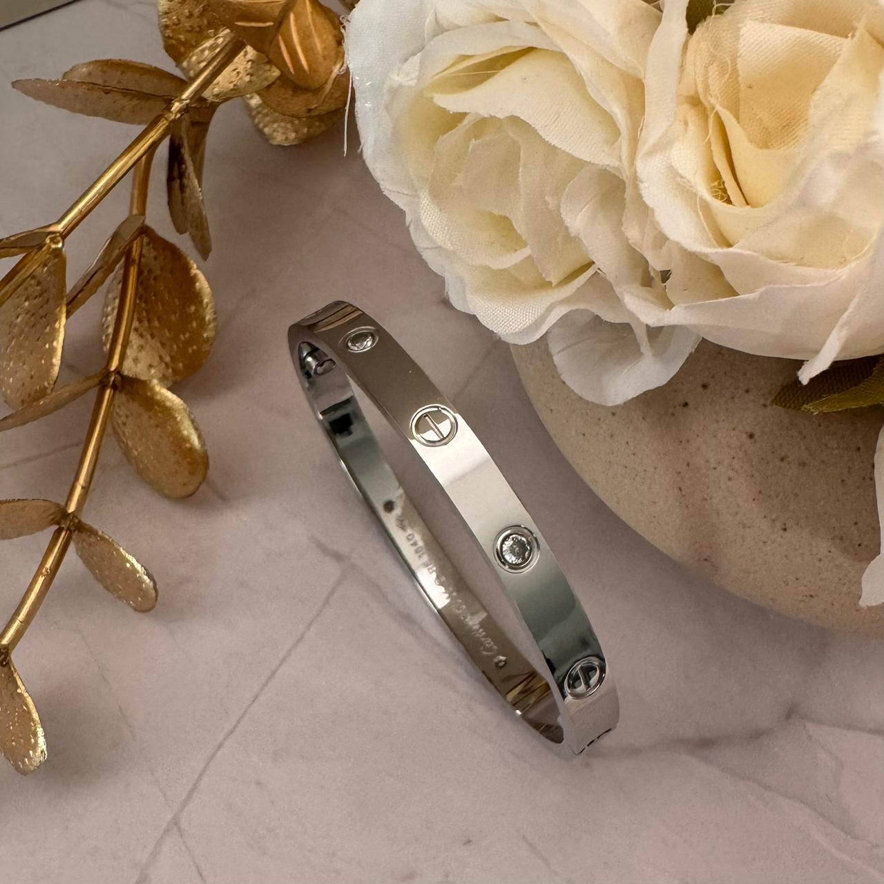 Amoura Bangle