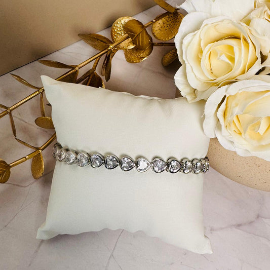 Hearty Loop Bracelet