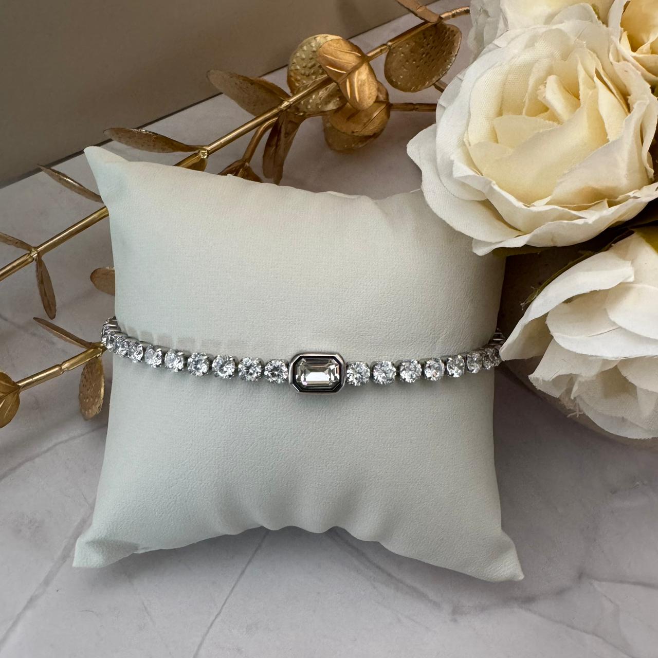 The Saphire Bracelet