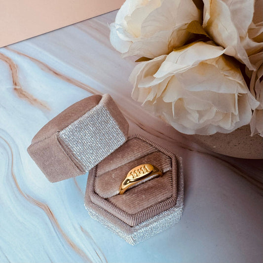 Emara Ring