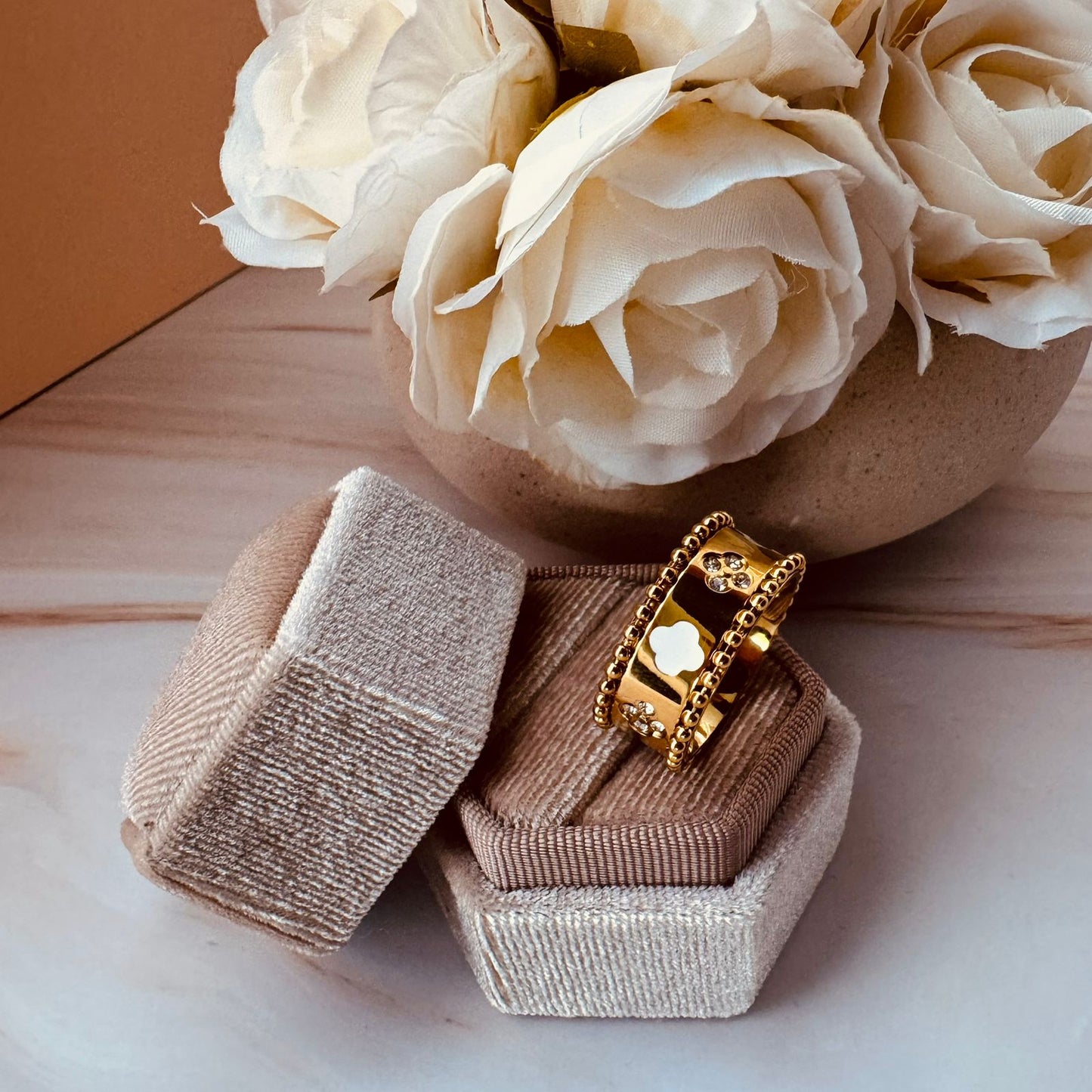 Evara Ring