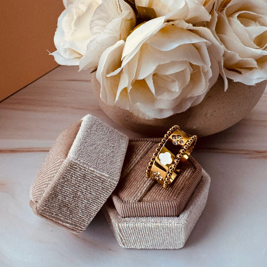 Evara Ring