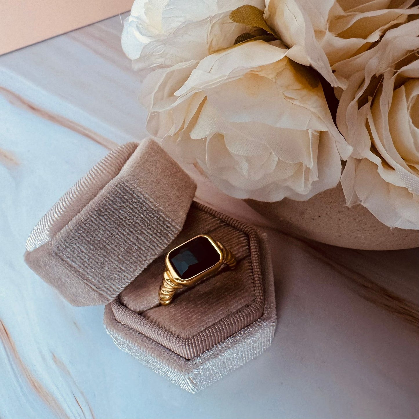 Nexa Loop Ring