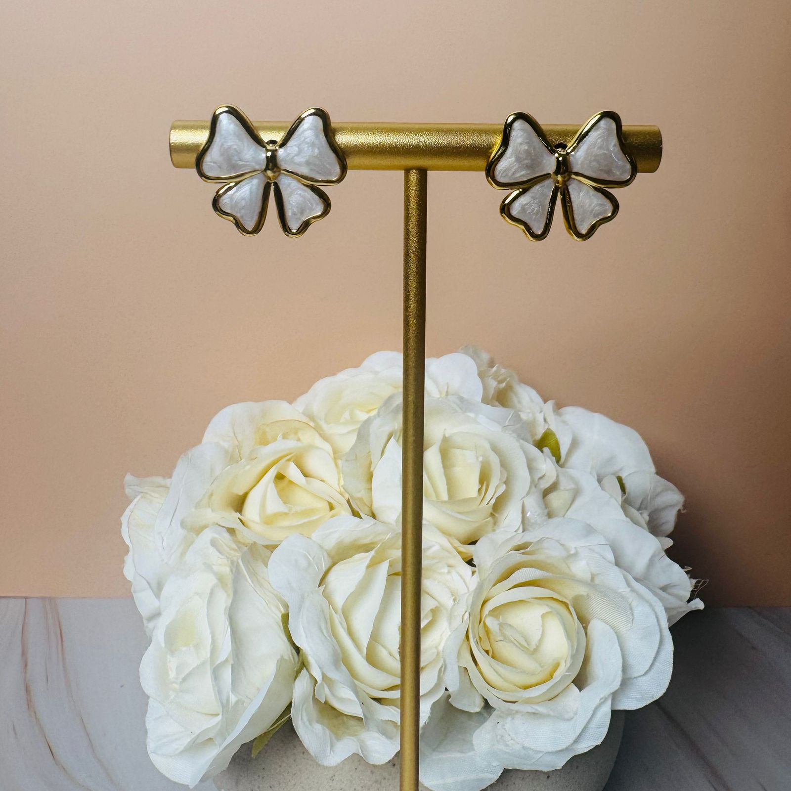 Bow earrings