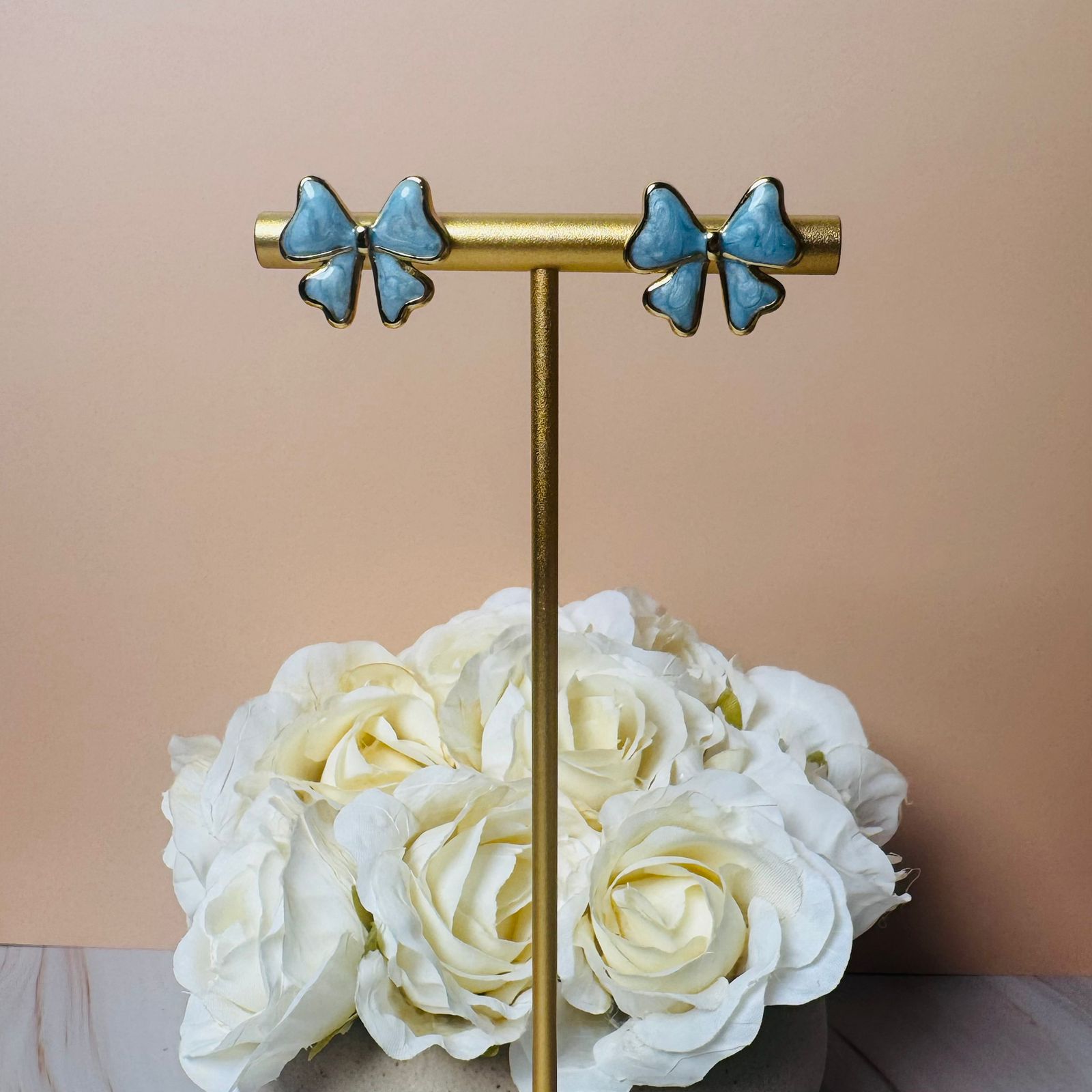 Bow earrings