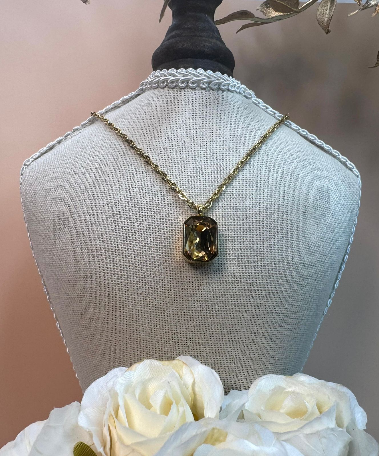 Leafora Necklace