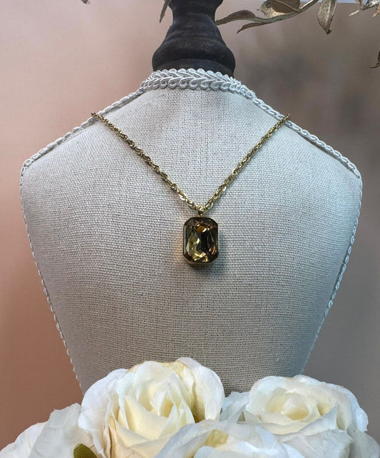 Leafora Necklace