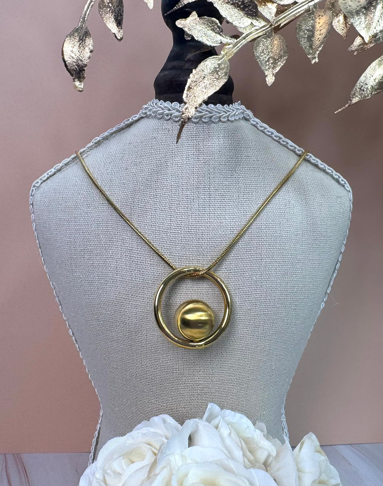 Gluba Necklace