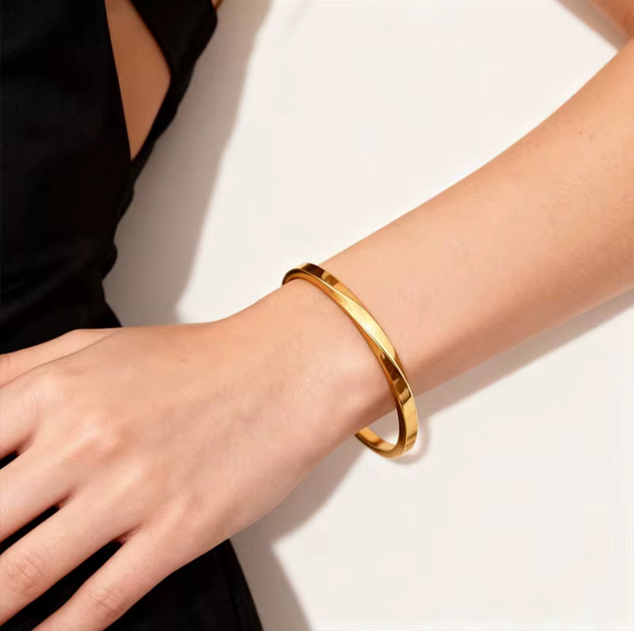 Aurelia Sleek Cuff