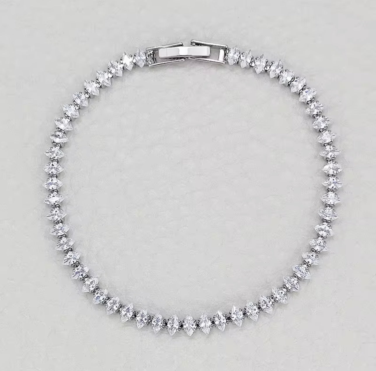 Éclat Marquise Tennis Bracelet