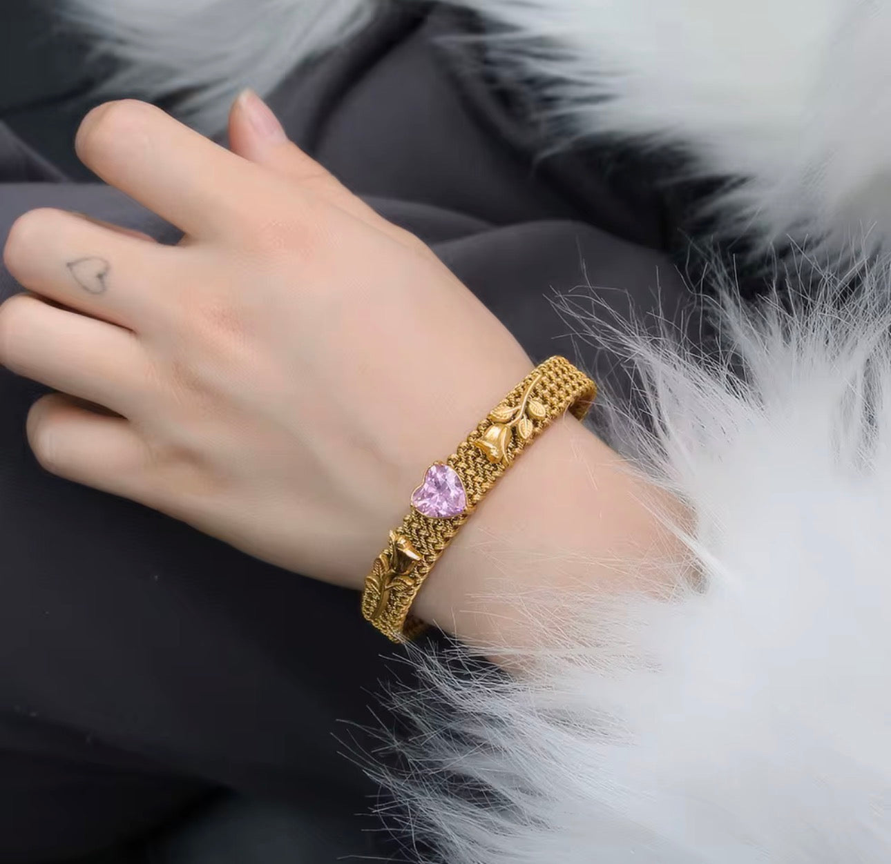 Aurelia Heart Cuff