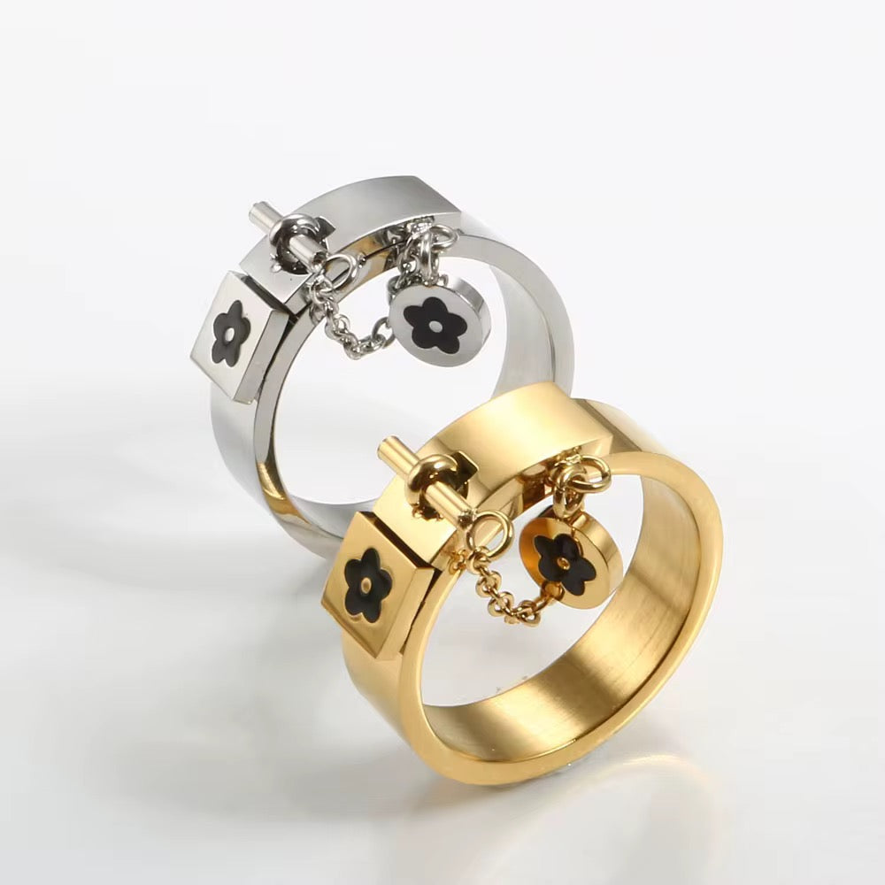Sera Lock Ring