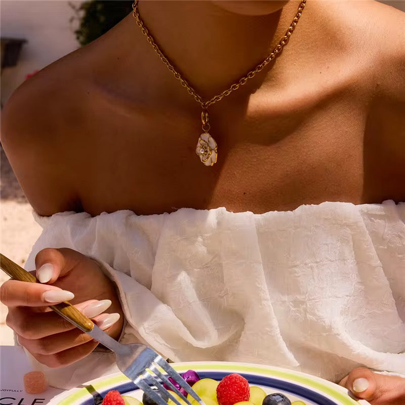 Roselle Necklace