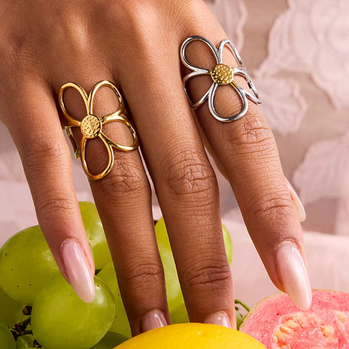 The Gold Daisera Ring