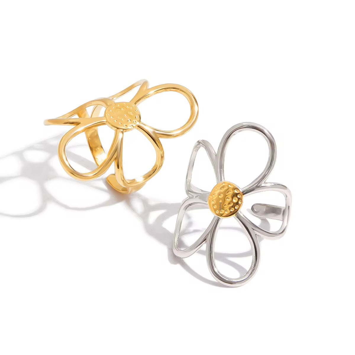 The Gold Daisera Ring