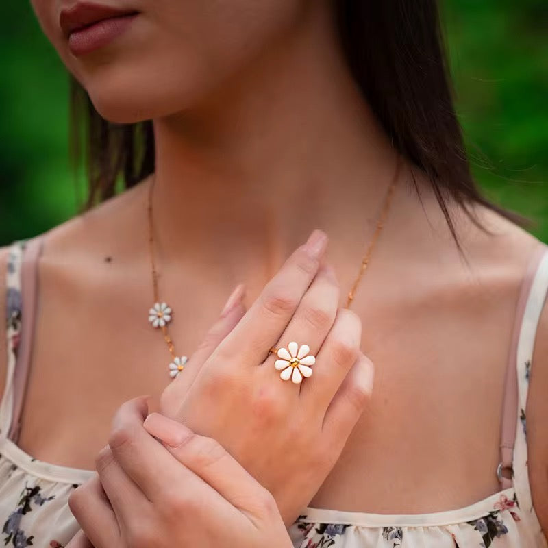 Daisette Ring